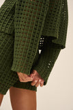 CONJUNTO DE BLUSA E SHORT EM TRICOT VERDE MILITAR