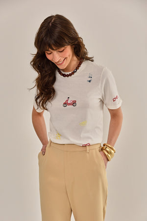 CAMISETA LILAC COM BORDADA