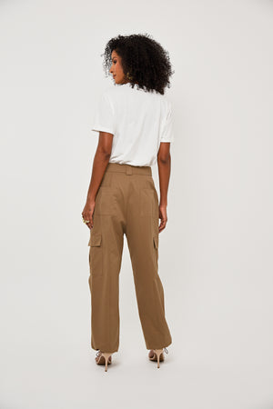 CALÇA LÍDIA