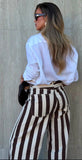 CALÇA LISTRADA EMILY MARROM